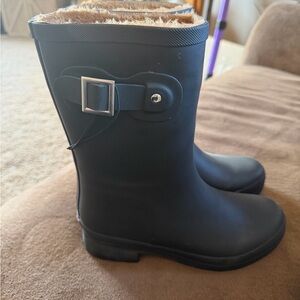 Chooka Black Rubber Boots with Buckle